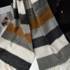 ويقوم بائعو الوشاح عبر الحدود عبر الحدود بتقديم إمدادات مباشرة من الأشرطة المخملية الجديدة في سلسلة الإمداد Specification image